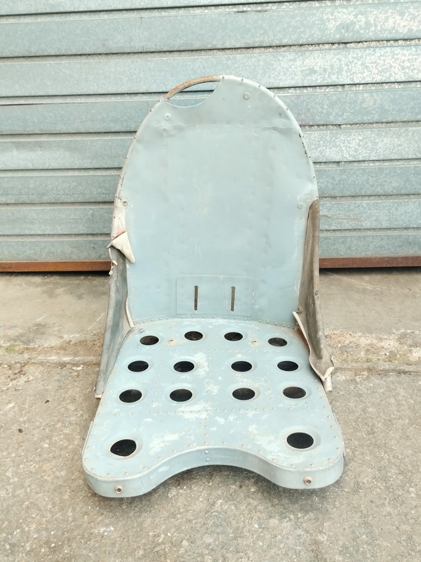 carcasa asiento caza tanque helicoptero 62.5x48x55 1u